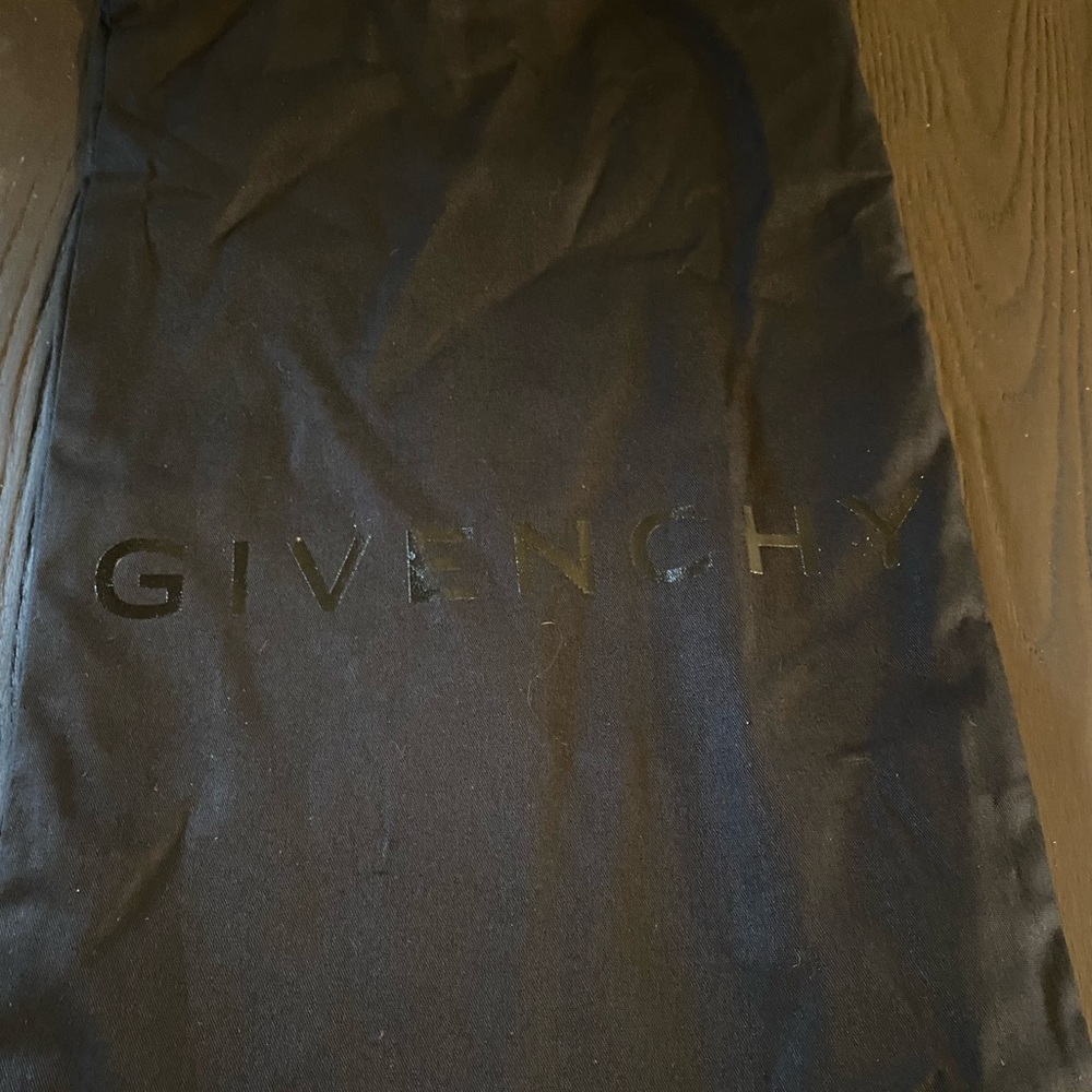 Givenchy bag - Picture 2 of 11